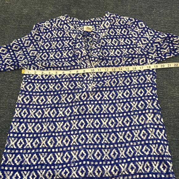 Chico's Blue/White Aztec Ikat peasant Print Tie-Front Blouse Size 0 small - Picture 7 of 8